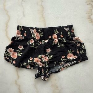 Black Floral Print Shorts Elastic Waistband size XS Casual Short Girly